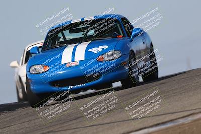 media/Oct-26-2025-CalClub SCCA (Sun) [[8ce1e69566]]/Group 5/Grapevine/